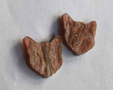 Load image into Gallery viewer, Cat head studs $6  By Rocklilywombats