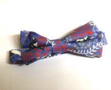 Load image into Gallery viewer, Magpie Royal  Bow Tie   By Rocklilywombats