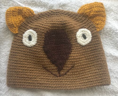 L. Wombat Beanie, hat  100% WOOL Most Adults Women & smaller men: caramel ,dk chocolate