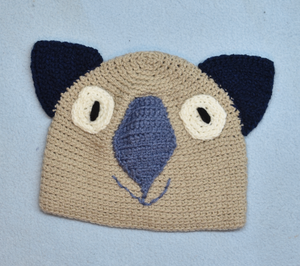 C 4 - 10. Wombat Beanie, hat  100% wool Child 4 - 10 yrs : Fawn steel black