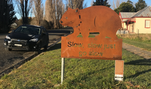 Load image into Gallery viewer, A Flora Wombat  MEDIUM  100cm X 97cm Rusted Steel PRE ORDER  By  Rocklilywombats   We will quote on freight