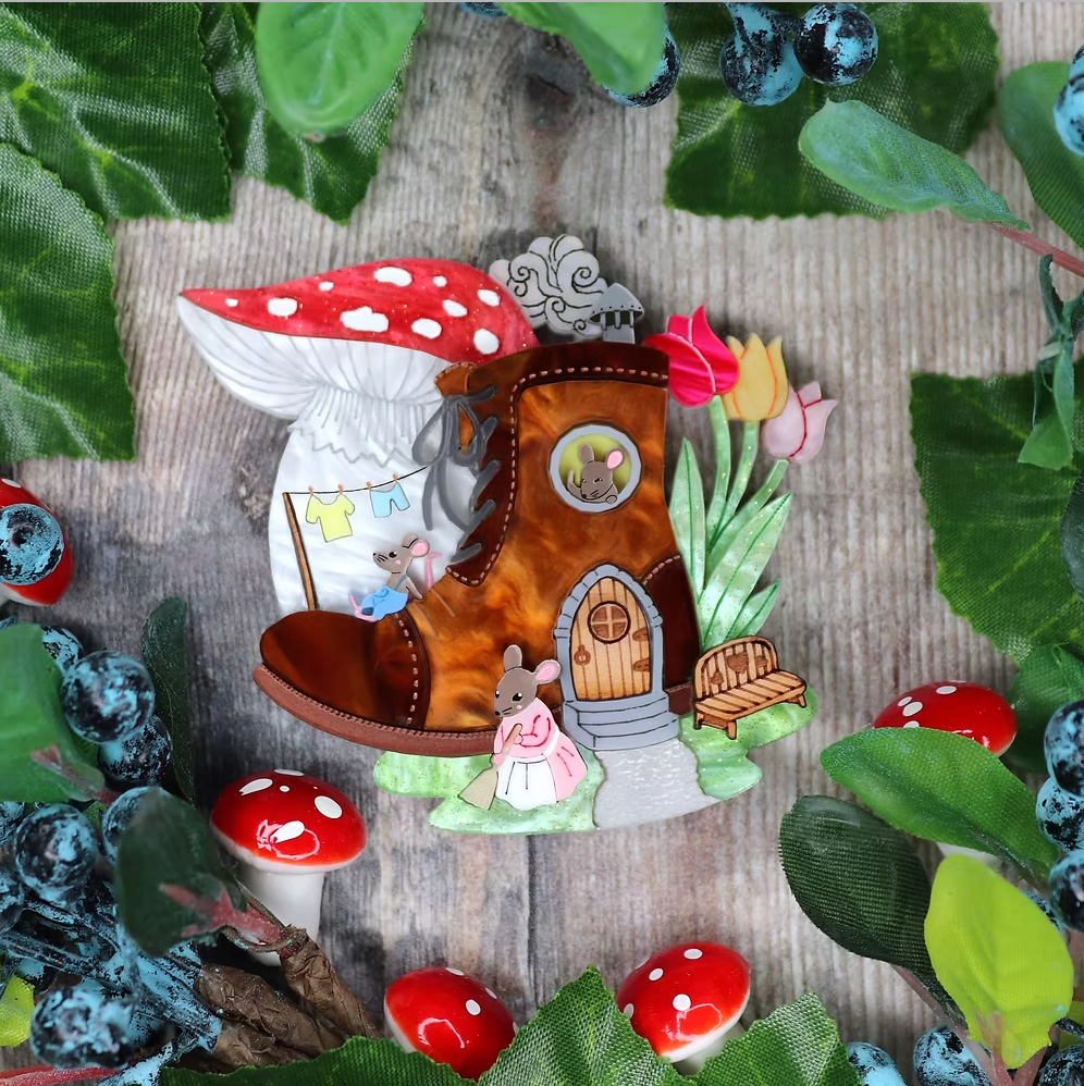 Ms Mouse's House brooch  By Gory Dorky / Puddle and Squeak Includes postage in Aust