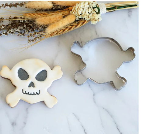 Skull and Croos bones  10.5 cm Stainless Steel Cookie Cutter  by Sweet Themes made in China