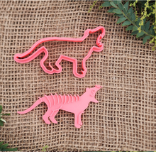 Load image into Gallery viewer, Thylacine   Cookie cutter &amp; Stamp set By Sweet Themes    Made in Australia.