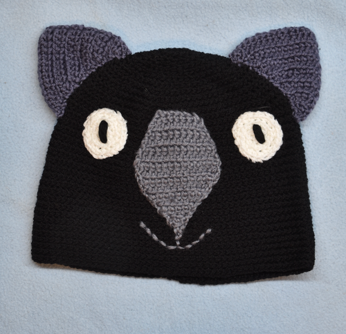 L. Wombat Beanie, hat  100% WOOL Most Adults Women & smaller men: Black Grey grey