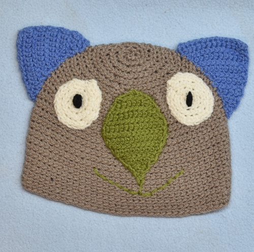 C 4 - 10. Wombat Beanie, hat  100% wool Child 4 - 10 yrs : Chocolate sage blue