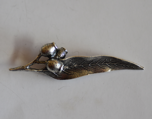 Gum nuts and Leaf Brooch Antique Silver Plated: Peek-a-Boo
