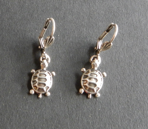 Turtle Earrings Antique Silver Plated: Peek-a-Boo